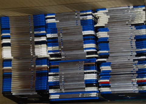 [Image: floppies_in_a_row.JPG]
